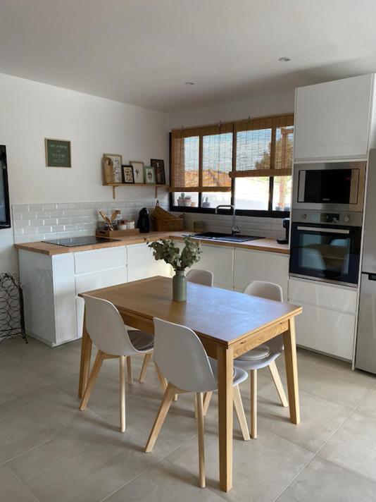 Le Pool House Bed & Breakfast Nimes Exterior photo