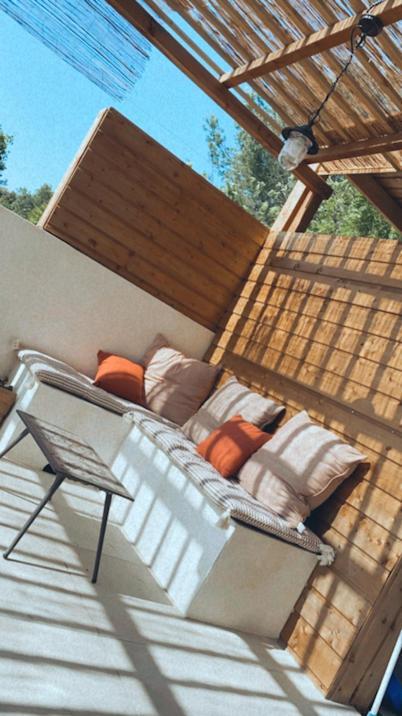 Le Pool House Bed & Breakfast Nimes Exterior photo